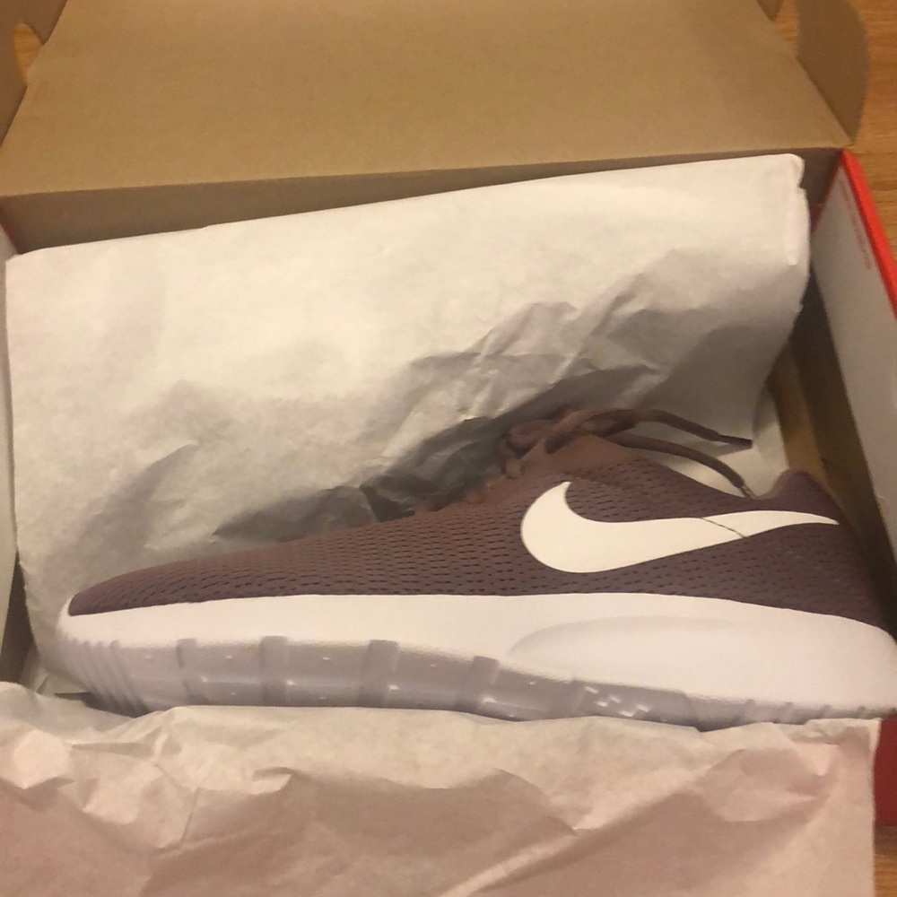 Nike Tanjun Running Sneakers